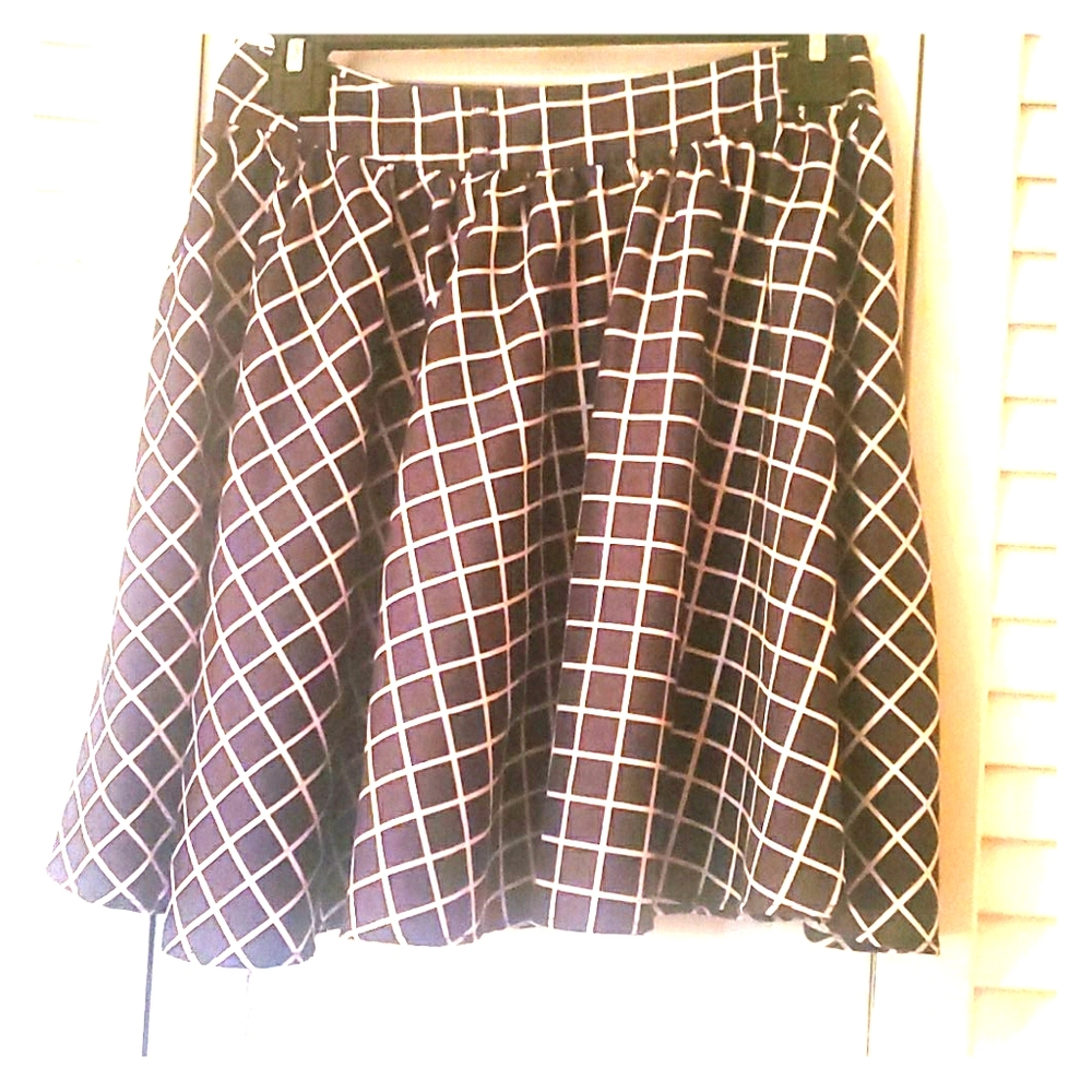 Cute mini skirt!